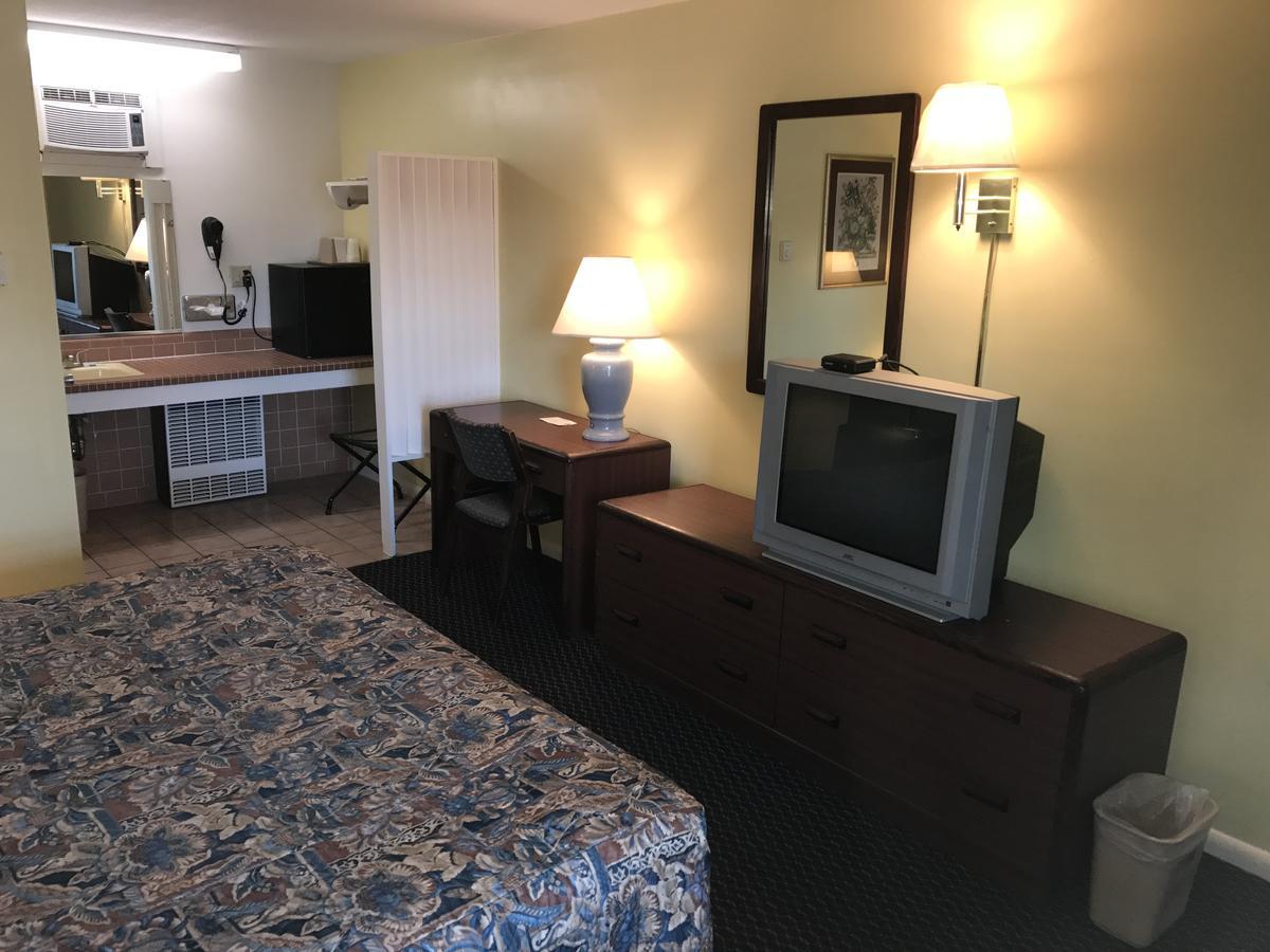 Budget Host Three Crowns Gettysburg Eksteriør bilde