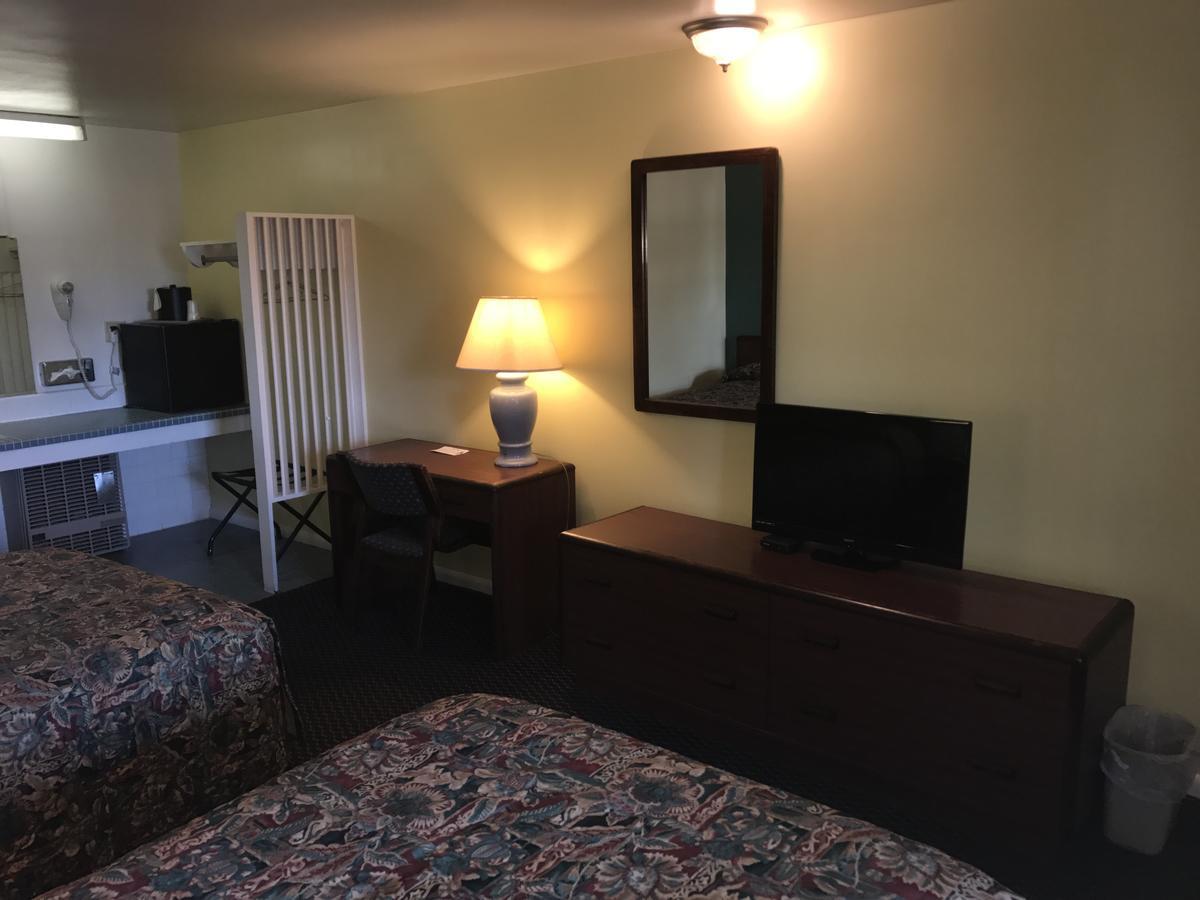Budget Host Three Crowns Gettysburg Eksteriør bilde